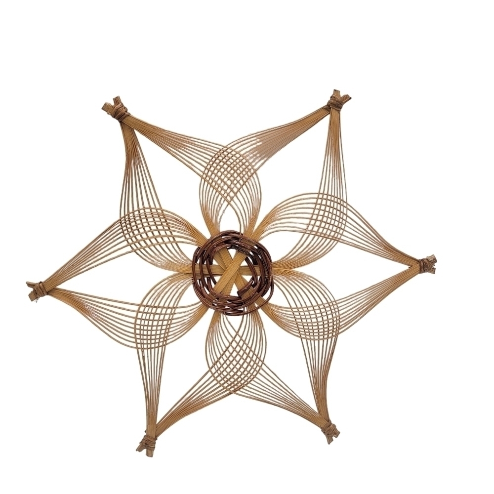 MID-CENTURY wicker star - Picture 2 of 4